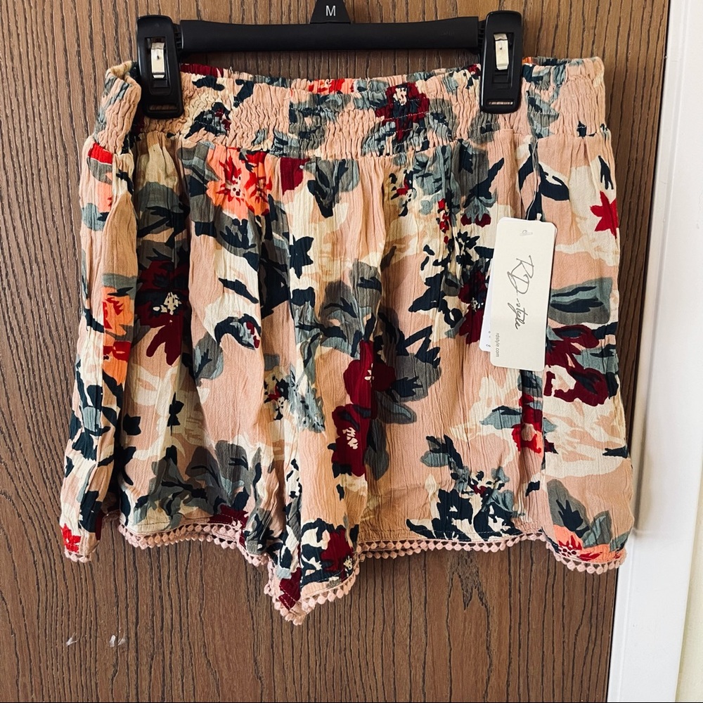 RD Style | NWT Soft Shorts | Floral and Peach